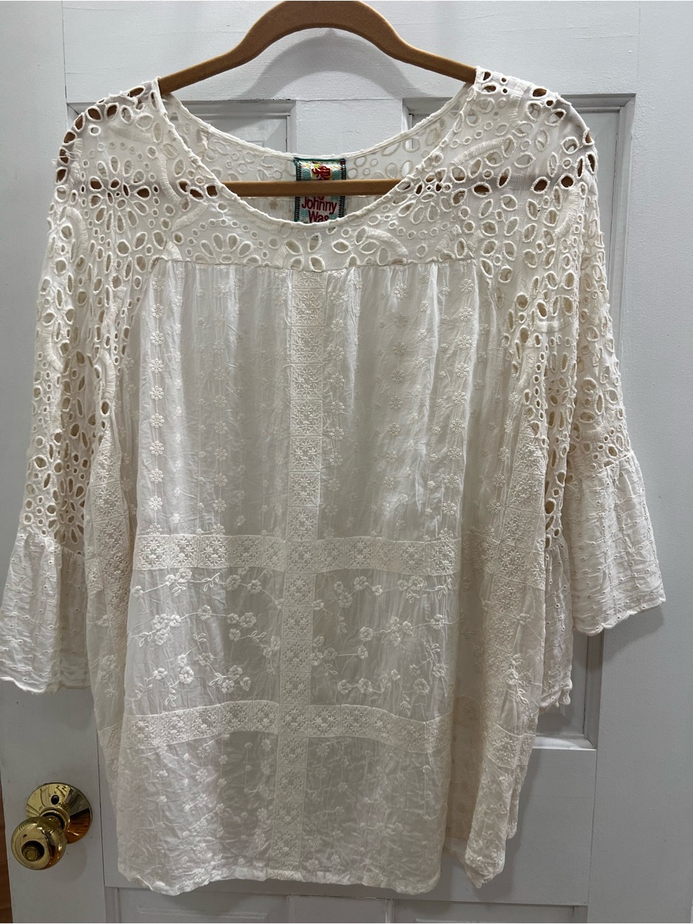 Beautiful Johnny Was Eyelet Detail Bell-Sleeve Tunic Top. SZ L